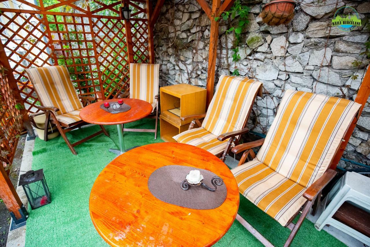 Pension Eden Băile Herculane Buitenkant foto