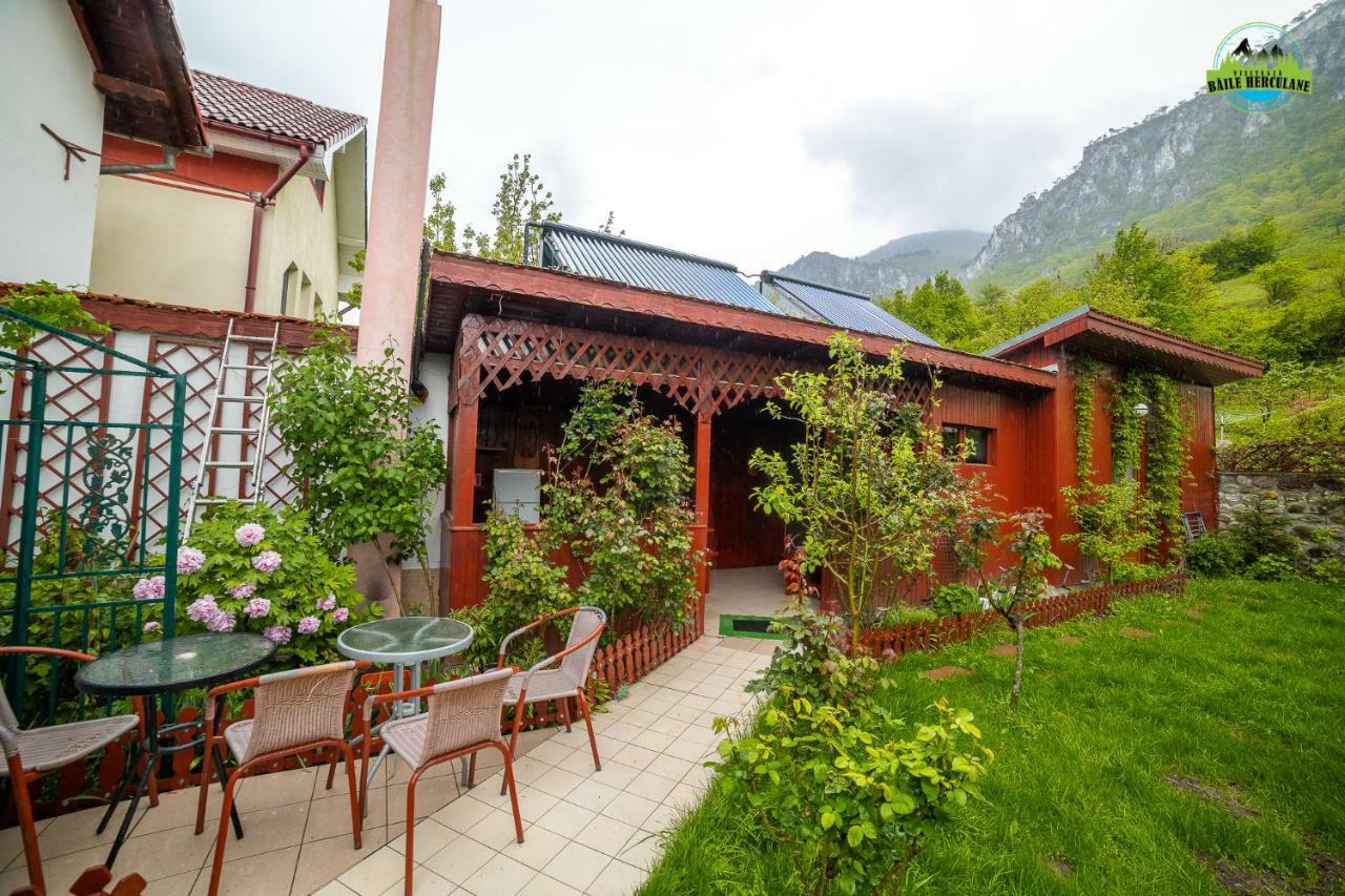 Pension Eden Băile Herculane Buitenkant foto